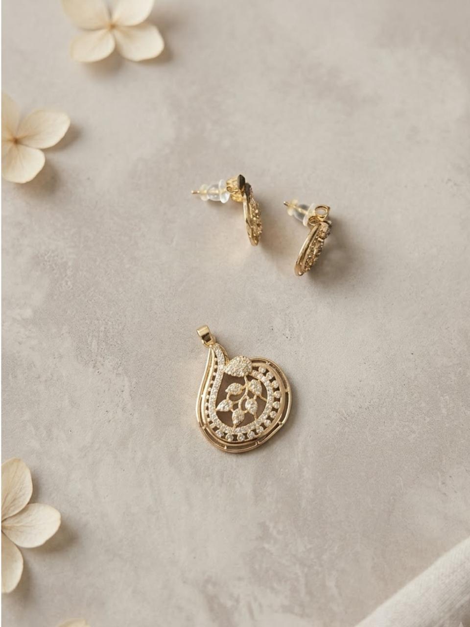 Zoya Teardrop Floral Pendant Set