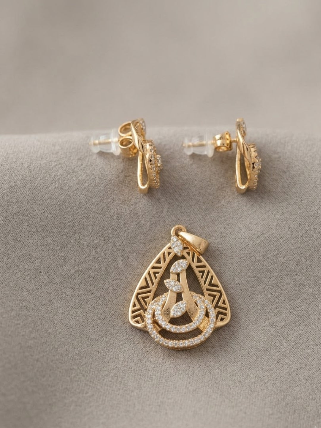 Roselle Geometric Triangle Pendant Set