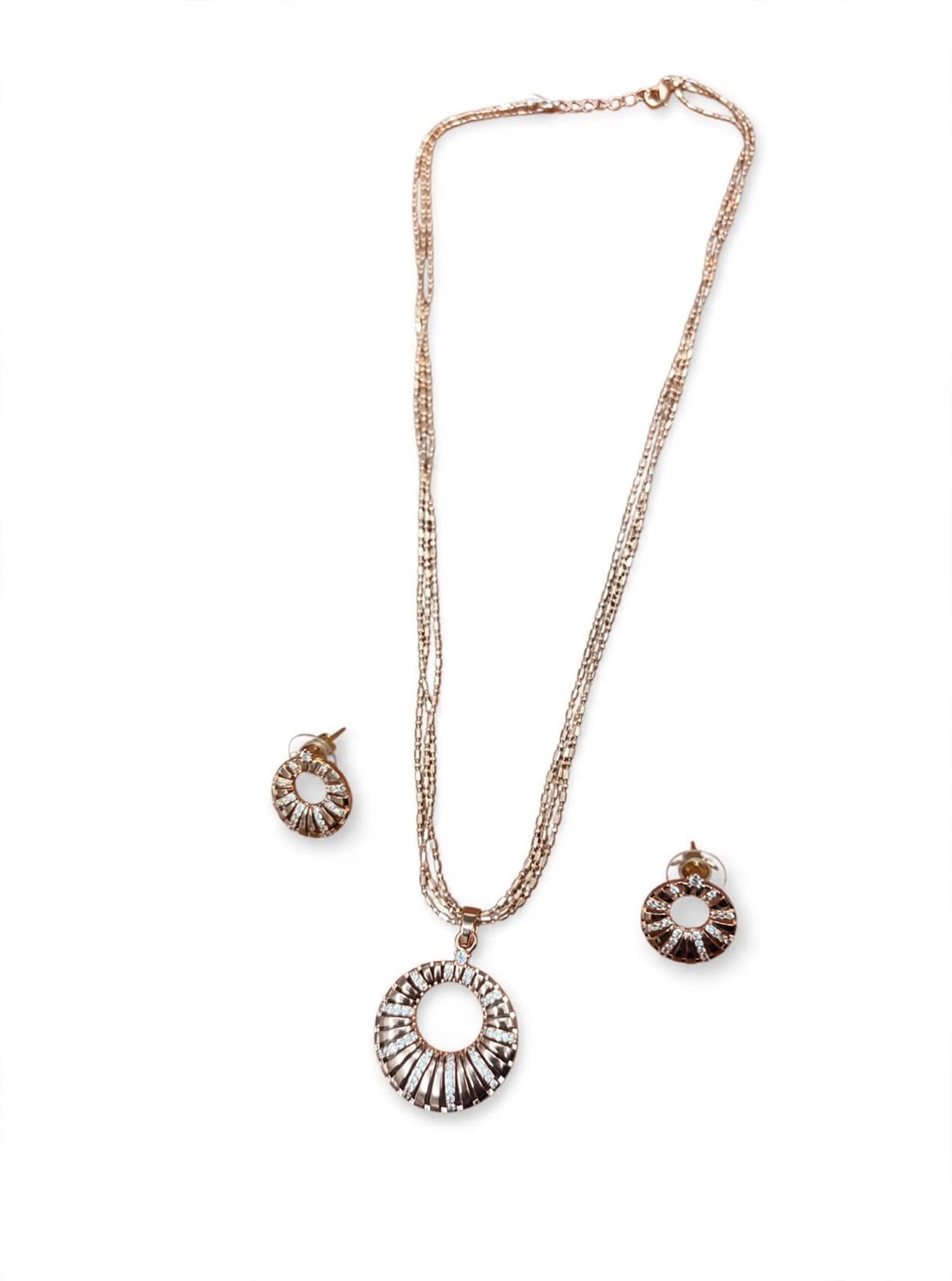 Rose Circular Textured Pendant Set