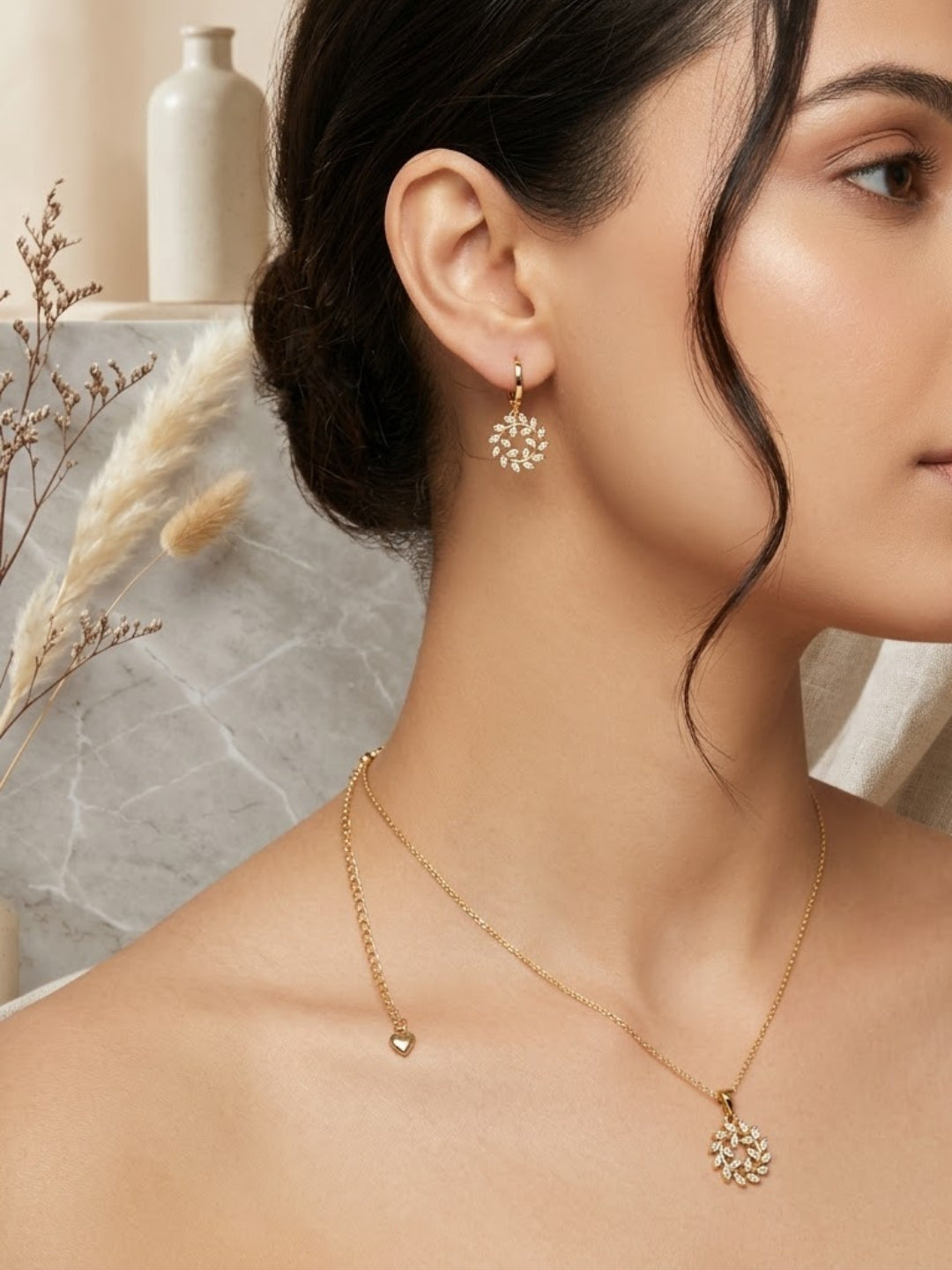 White Aura Circular Leaf Necklace Set