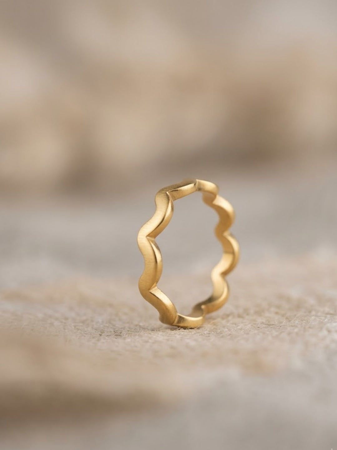 Wave S-Curve Minimalist Ring