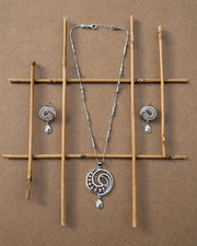 Silver Swirl Radiance Necklace Set