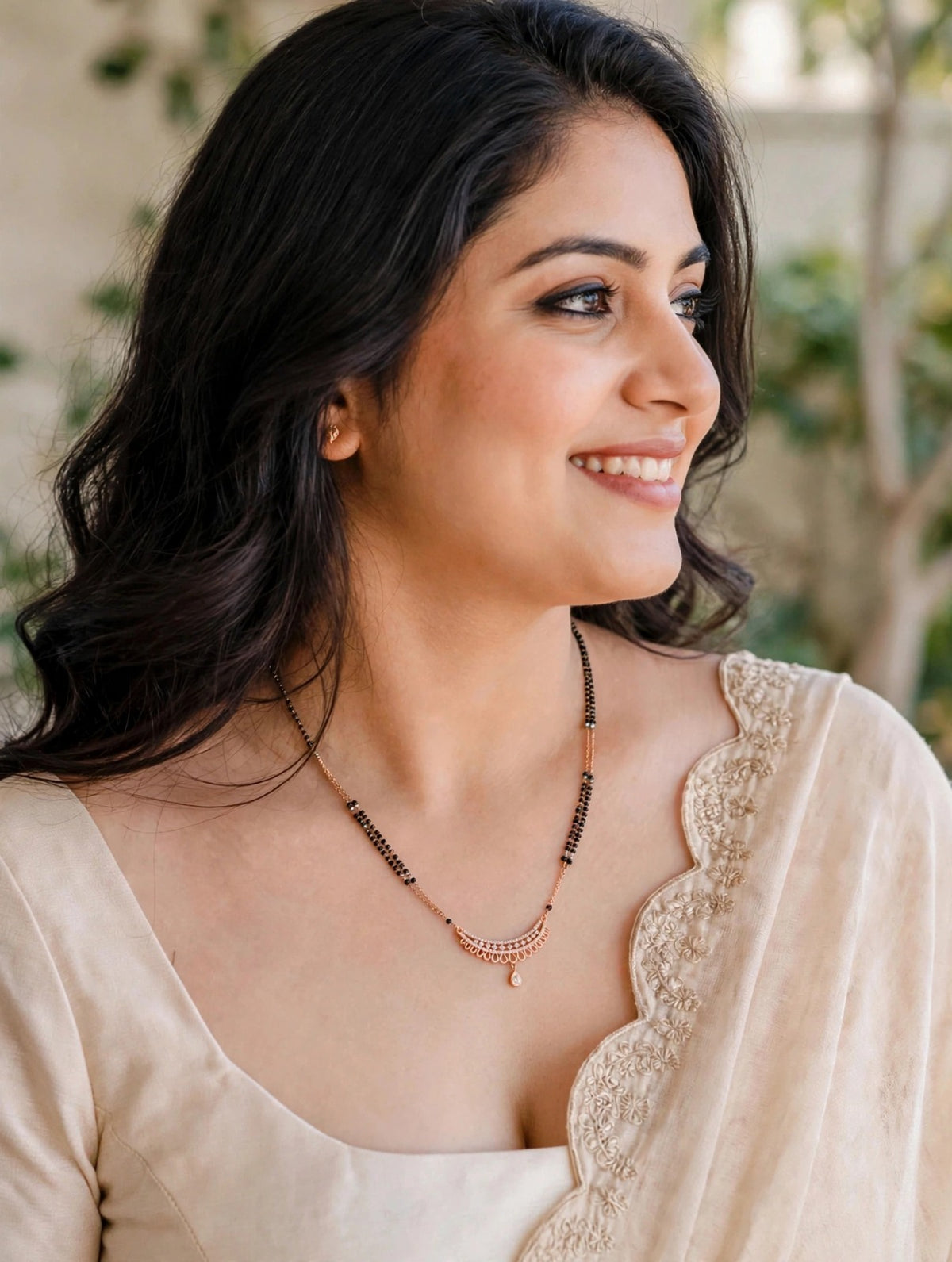 Rose Curved Teardrop Mangalsutra