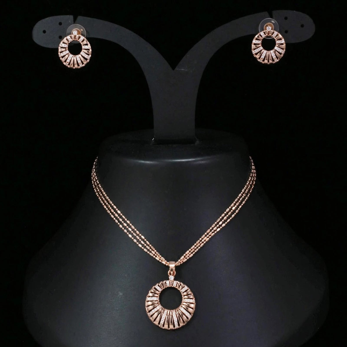 Rose Circular Textured Pendant Set