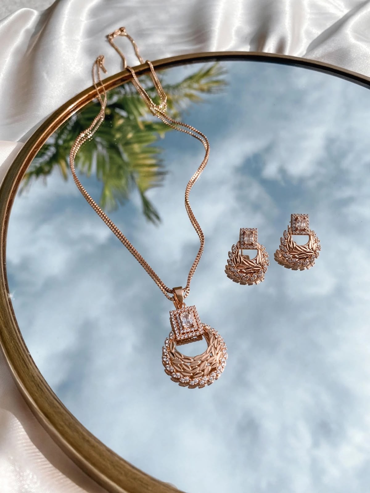 Golden Leaf Openwork Necklace Set