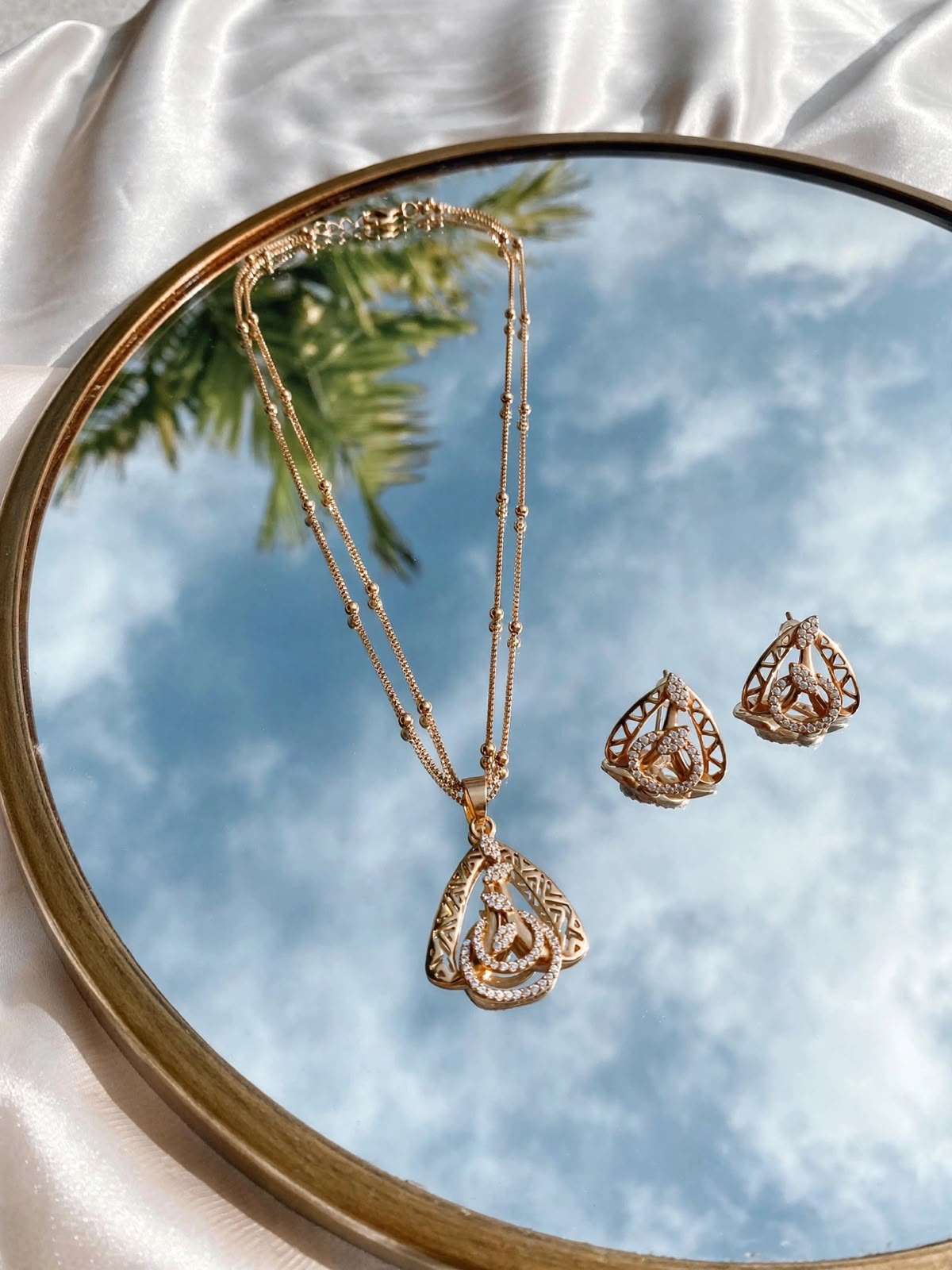 Golden Triangle Openwork Necklace Set