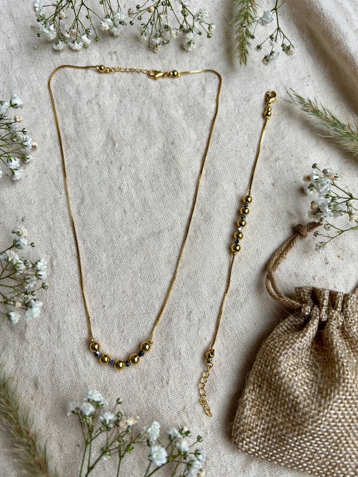 Golden Minimal Grace Mangalsutra Set