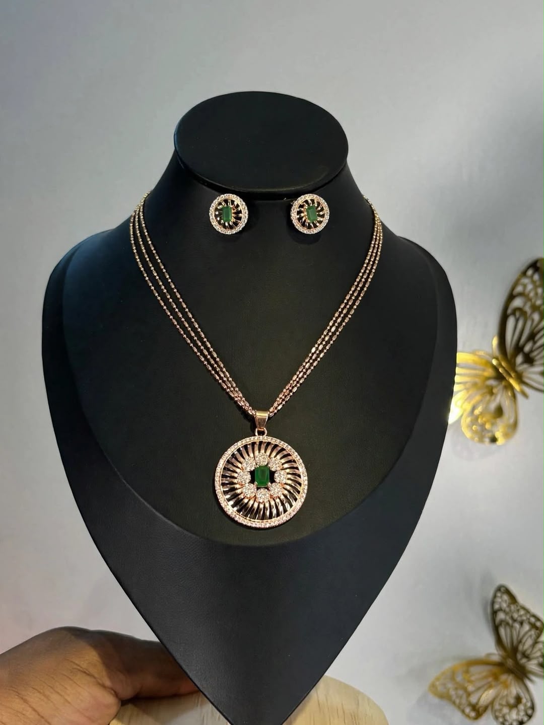 Rose Green Radiance Pendant Set