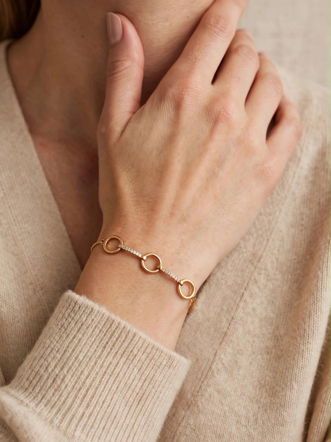 Golden Oval Link Stone Bracelet