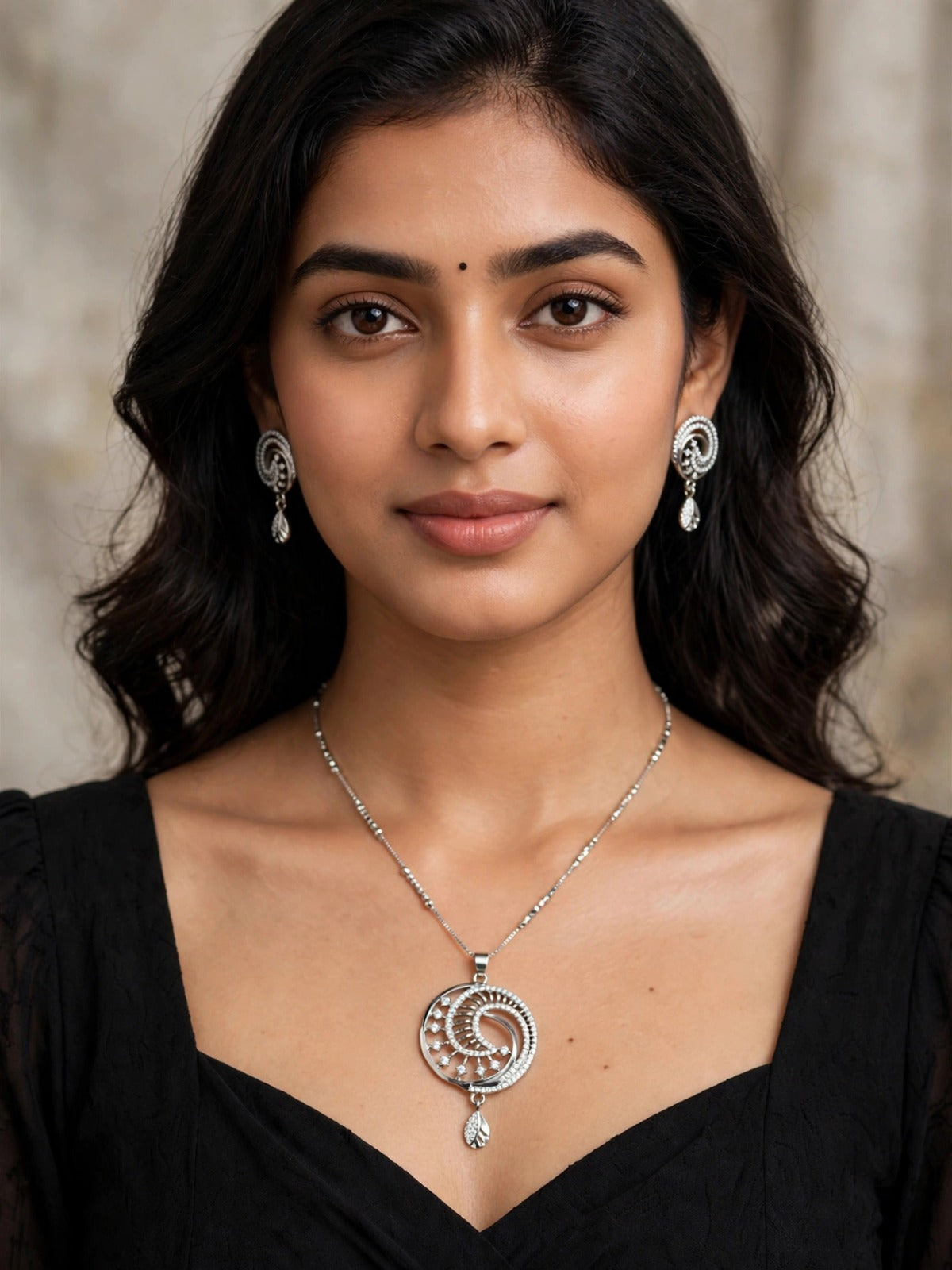 Silver Swirl Radiance Necklace Set
