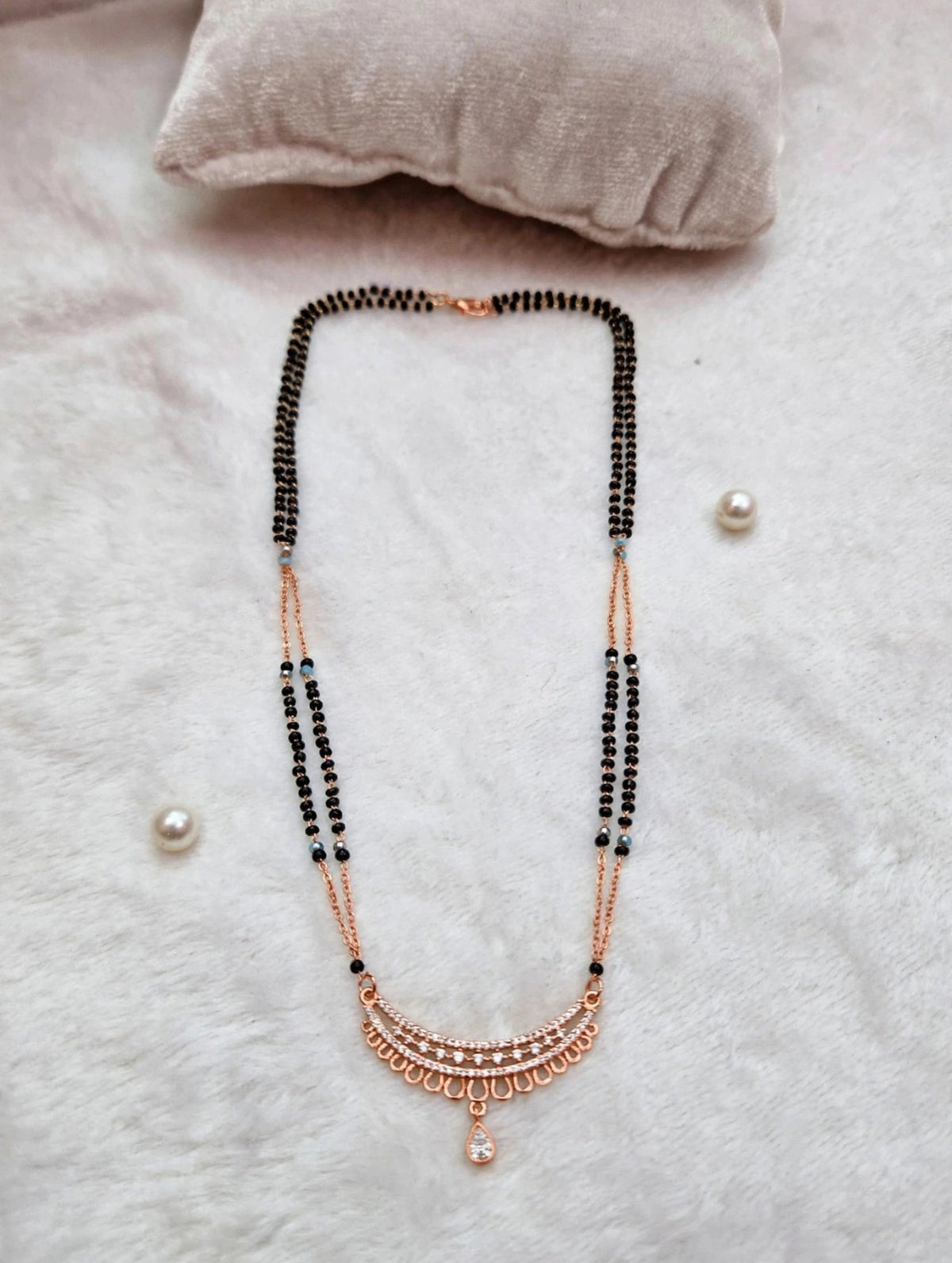 Rose Curved Teardrop Mangalsutra
