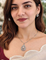 Silver Teardrop Elegance Necklace Set