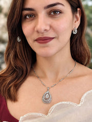 Silver Teardrop Elegance Necklace Set