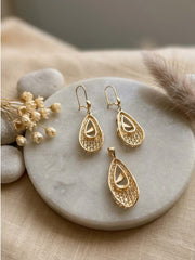 Alone Love Teardrop Filigree Pendant Set