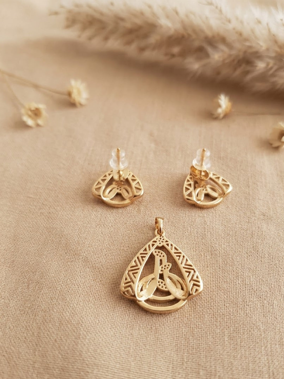Roselle Geometric Triangle Pendant Set