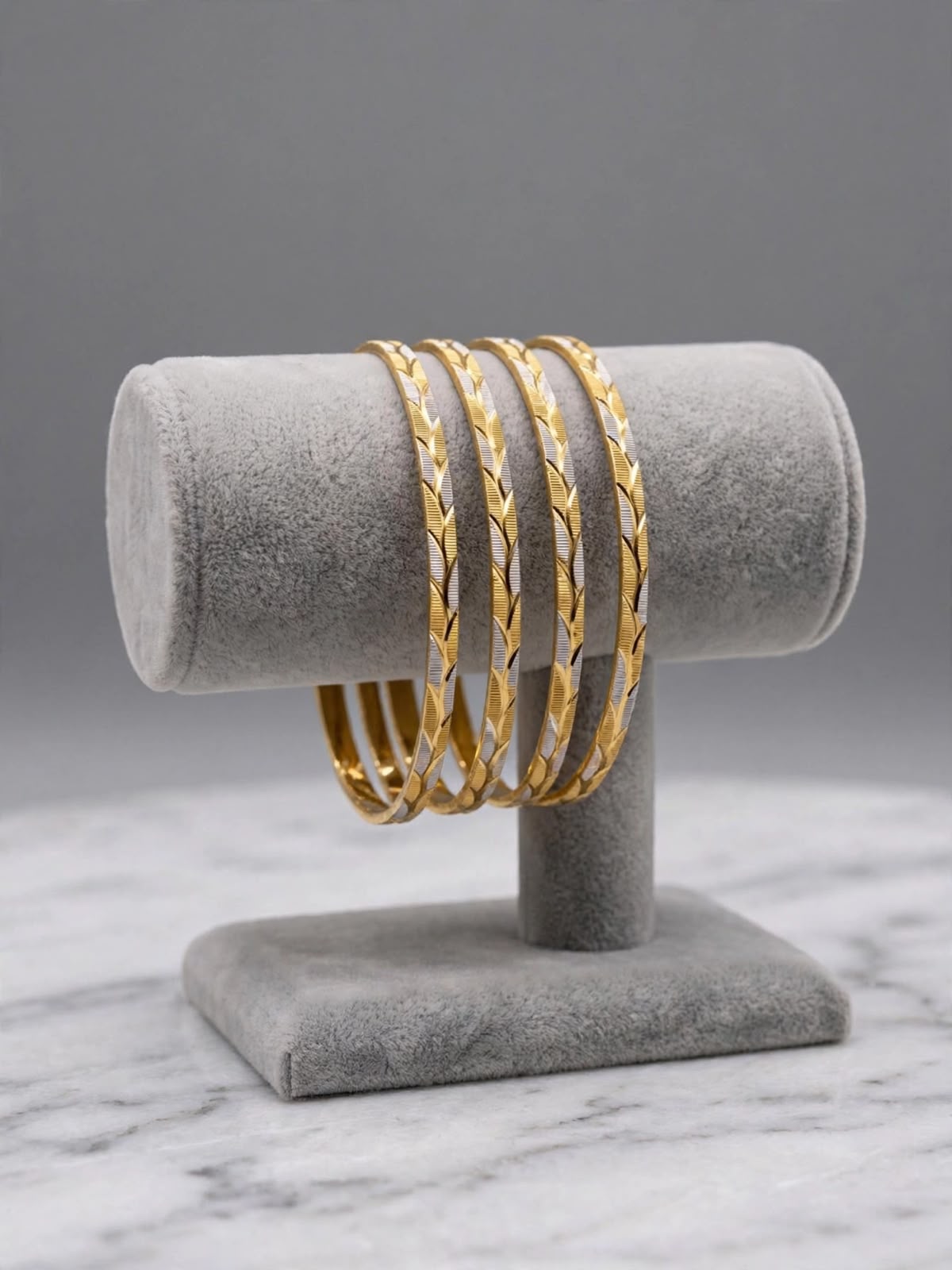 Vani Leaf Pattern Dual-Tone Bangle Set