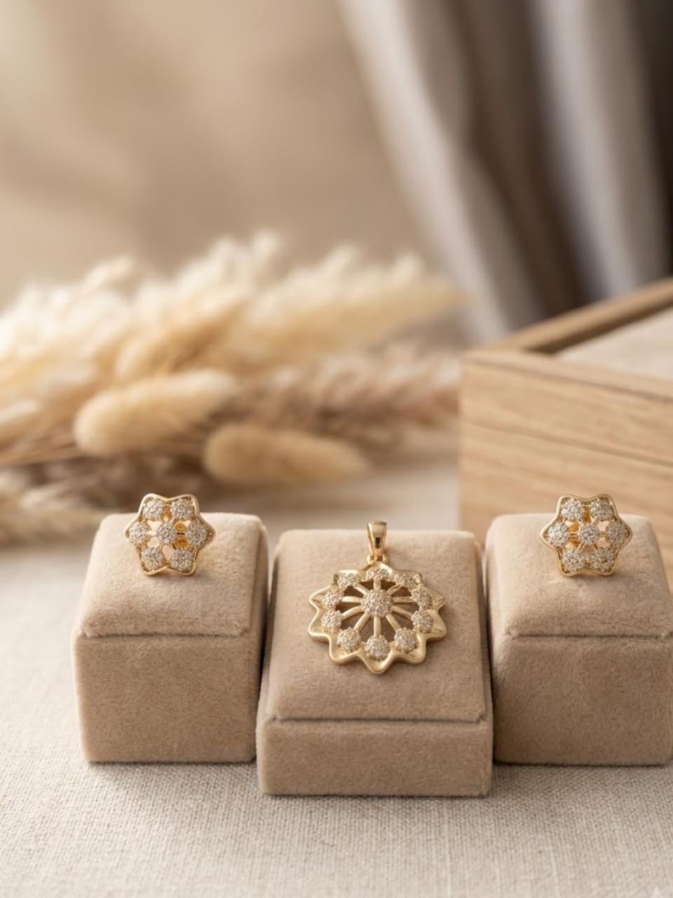 Nari Floral Radiance Pendant Set
