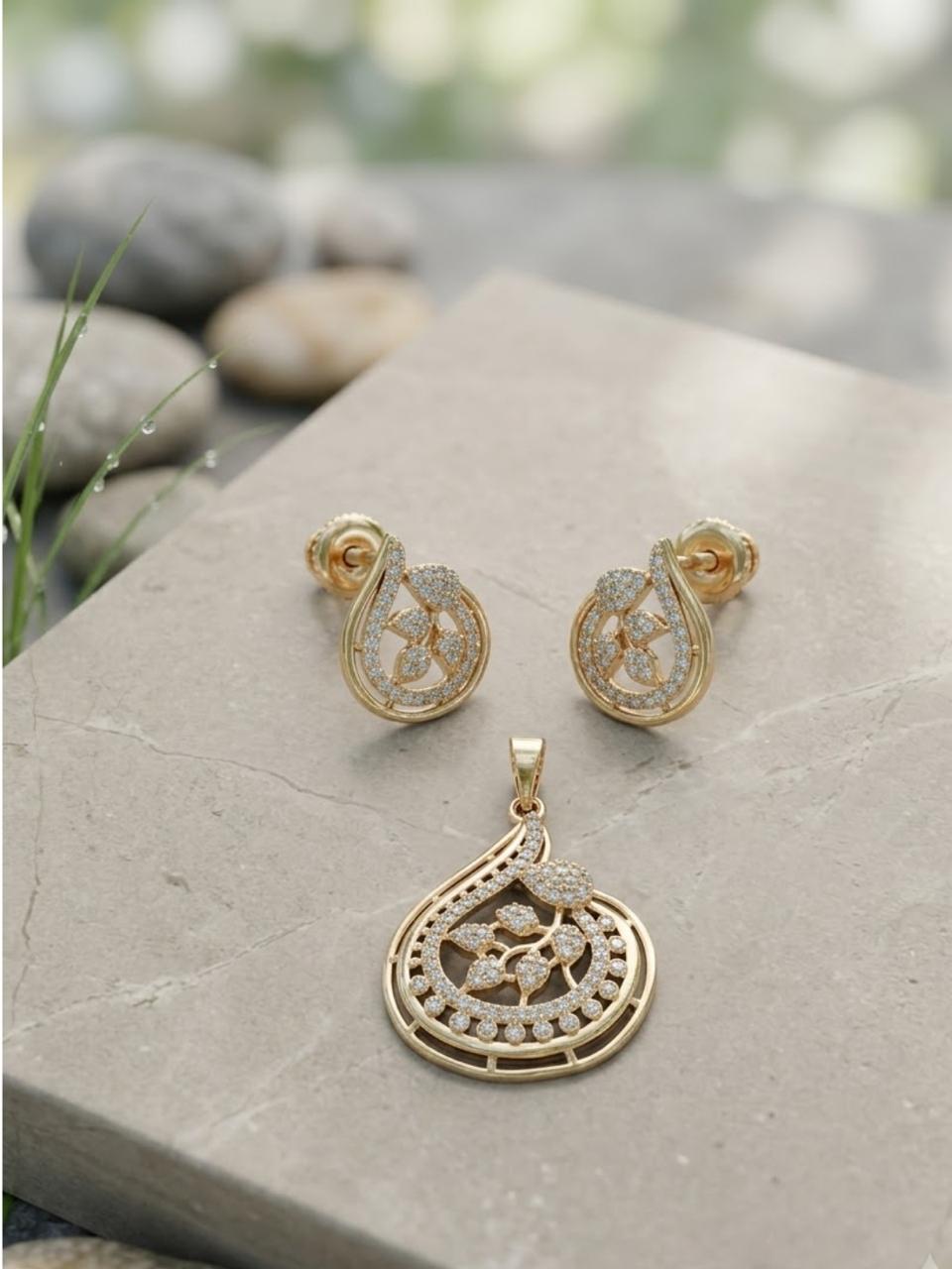 Zoya Teardrop Floral Pendant Set
