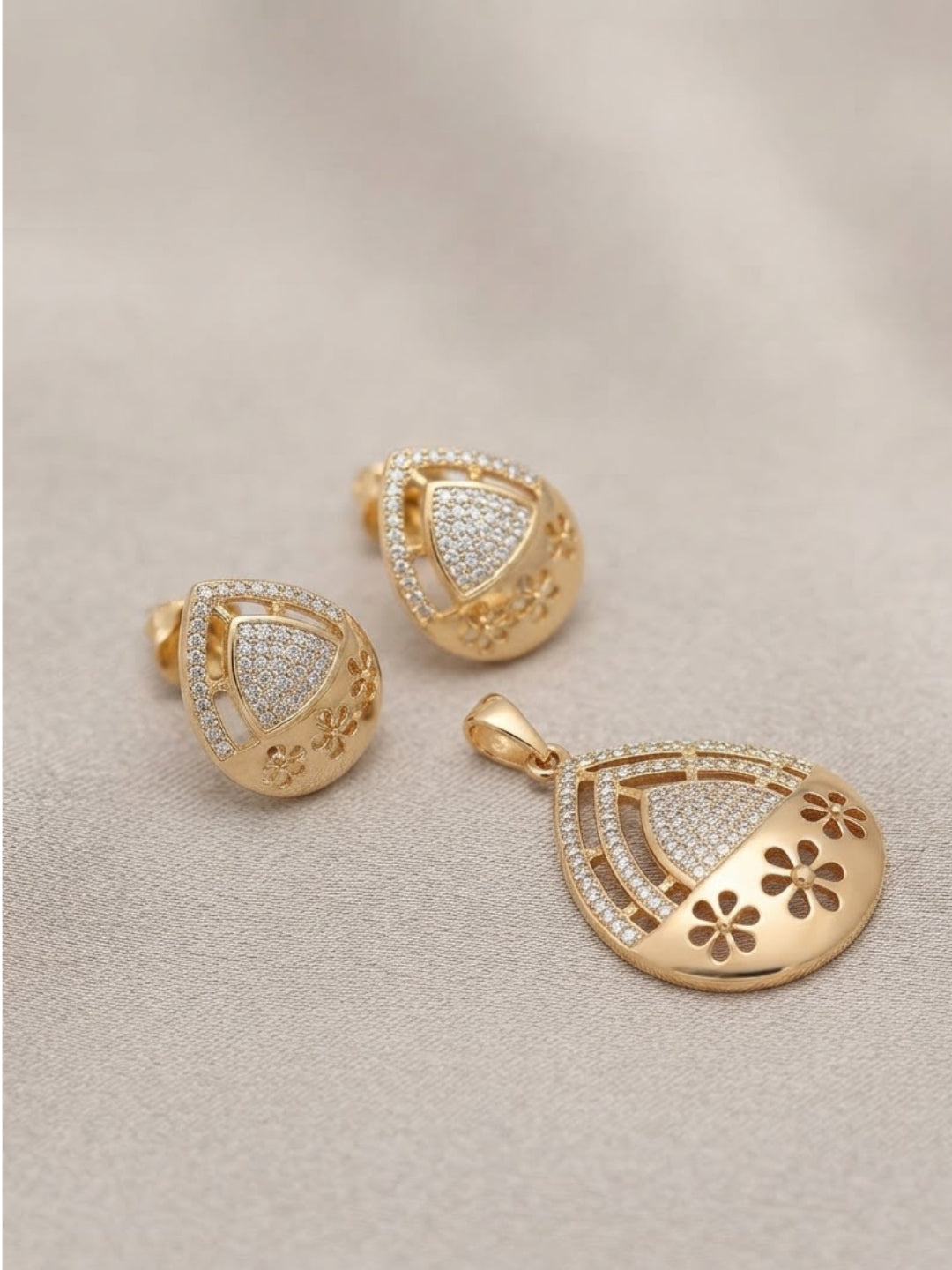 Lumi Teardrop Pavé Floral Pendant Set