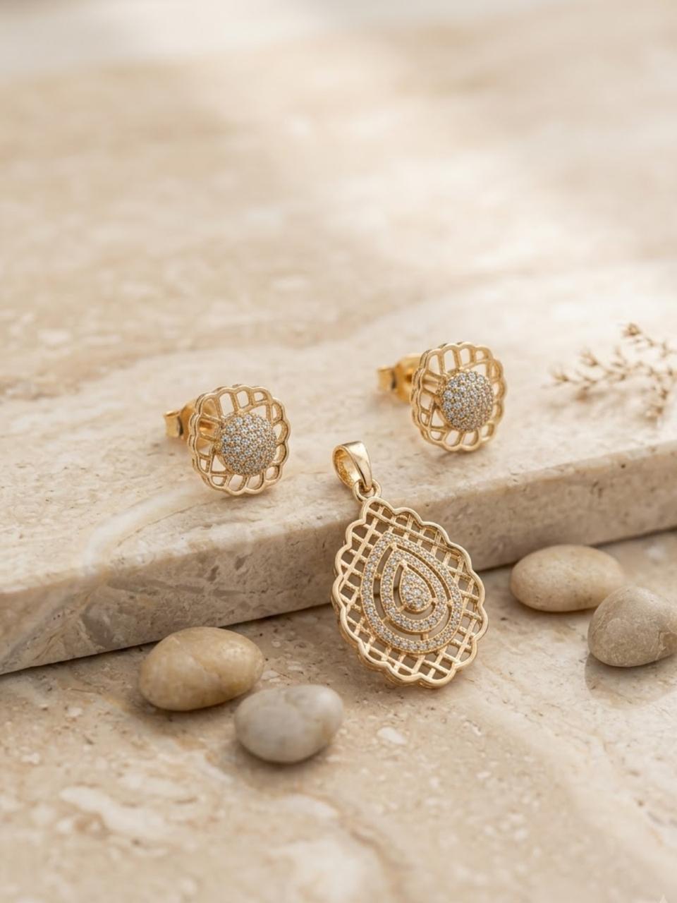 Nyra Teardrop Filigree Pendant Set