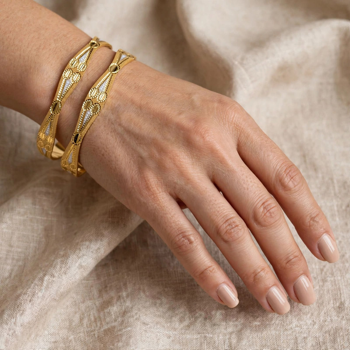 Parul Floral Dual-Tone Gold Bangle Set