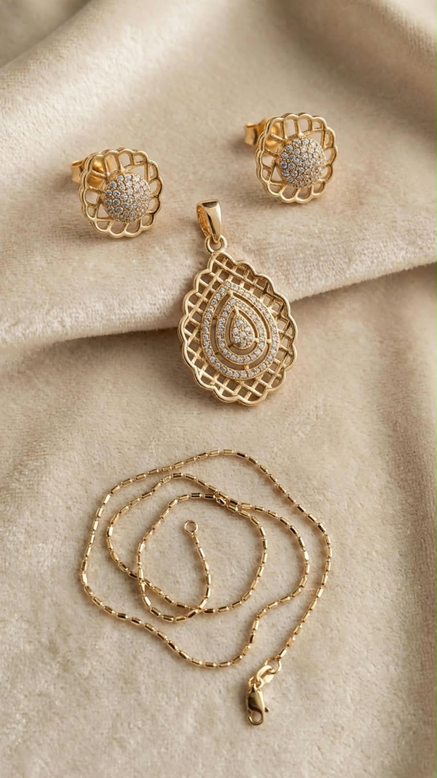 Nyra Teardrop Filigree Pendant Set