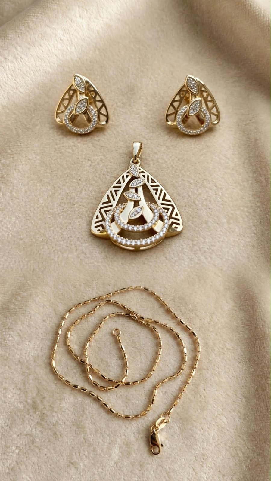 Roselle Geometric Triangle Pendant Set