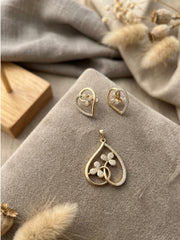 Florisse Heart Floral Pendant Set