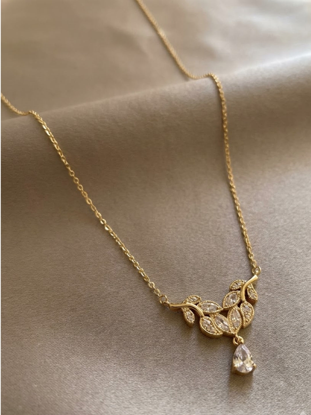 Pearl Leaf Vine Pendant Necklace