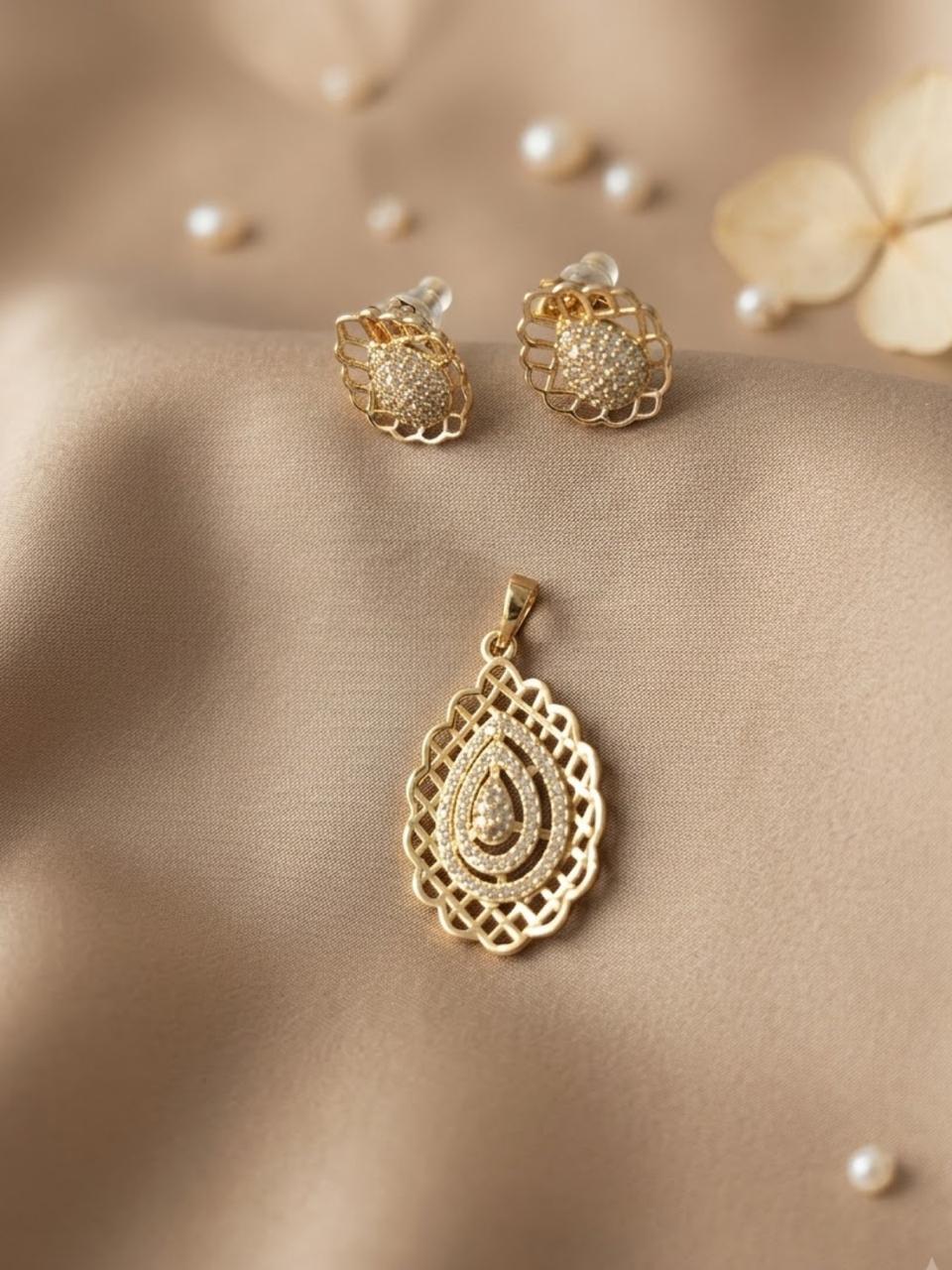 Nyra Teardrop Filigree Pendant Set
