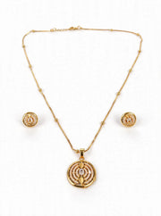 Golden Geometric Halo Necklace Set