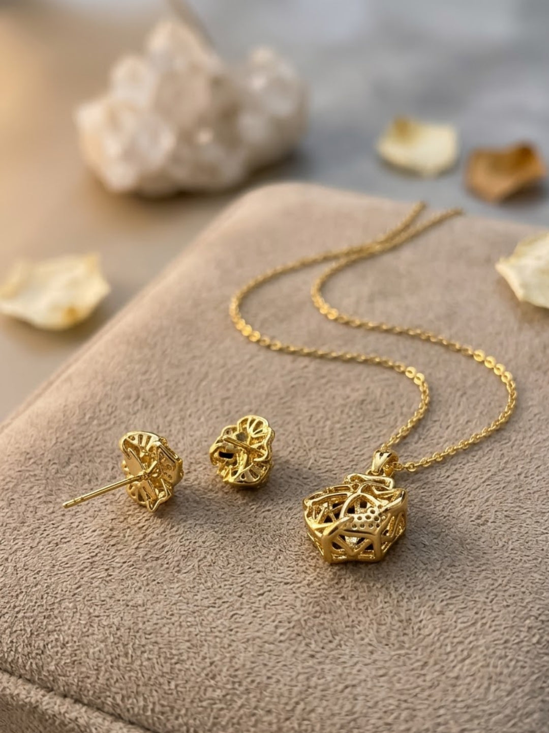 Rose Pearl Floral Necklace Set