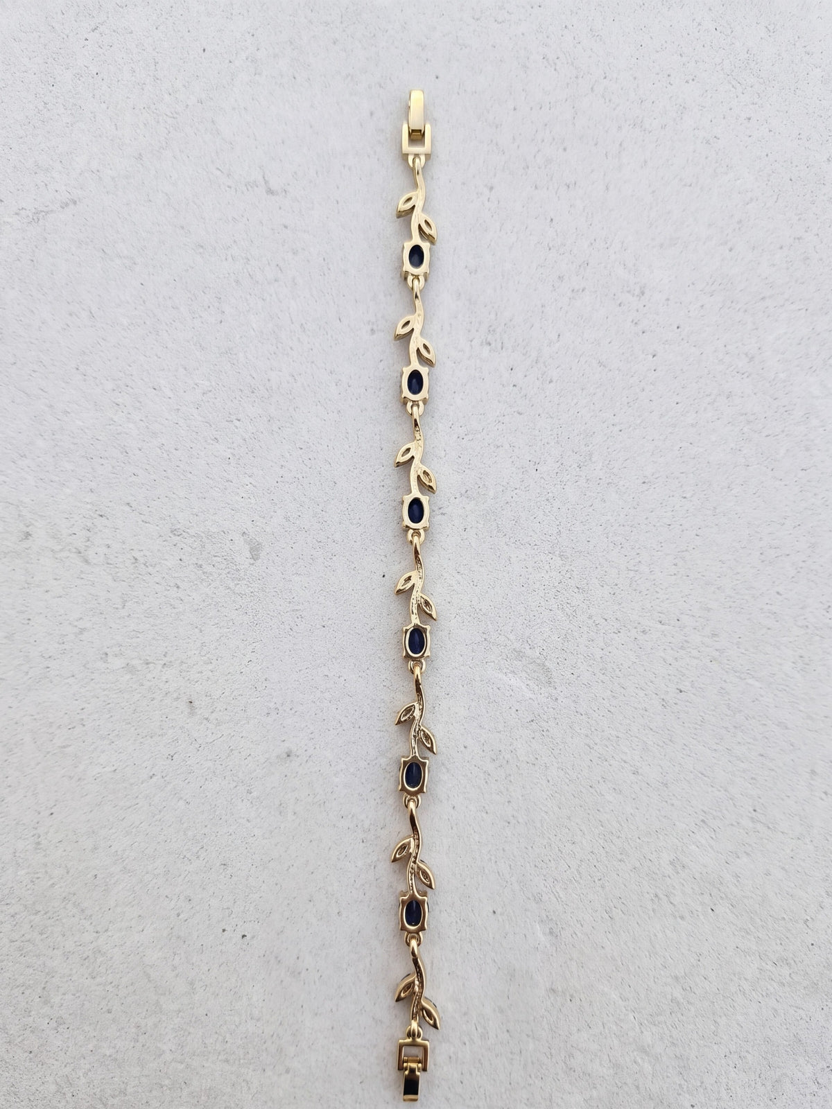 Tulip Love Sapphire Blue Bracelet