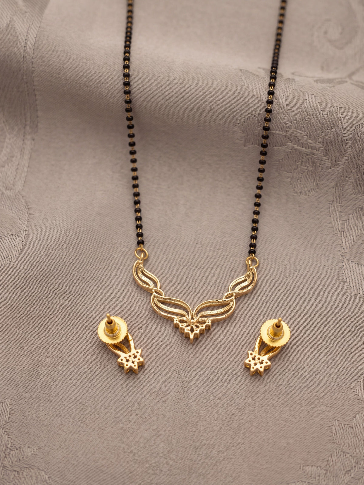 Milan Leaf Radiance Mangalsutra Set