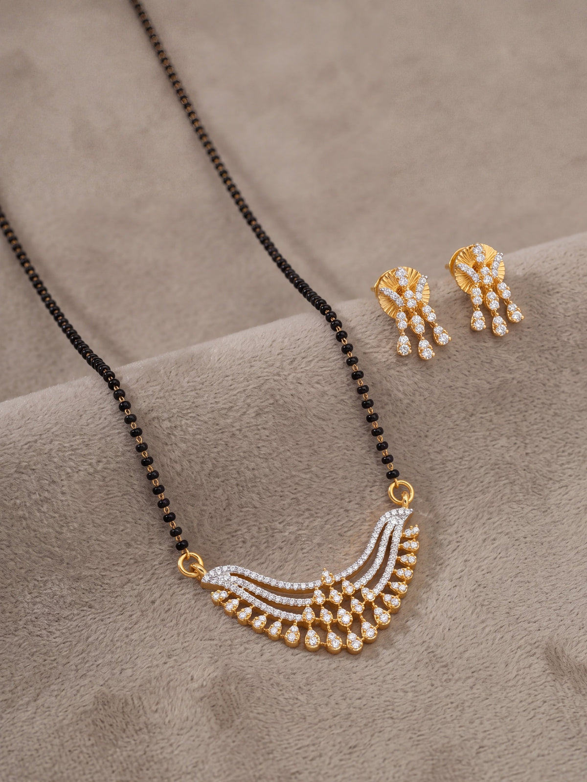 Sajan Layered Crescent Mangalsutra Set