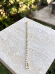Pearl Glow Crystal Bracelet