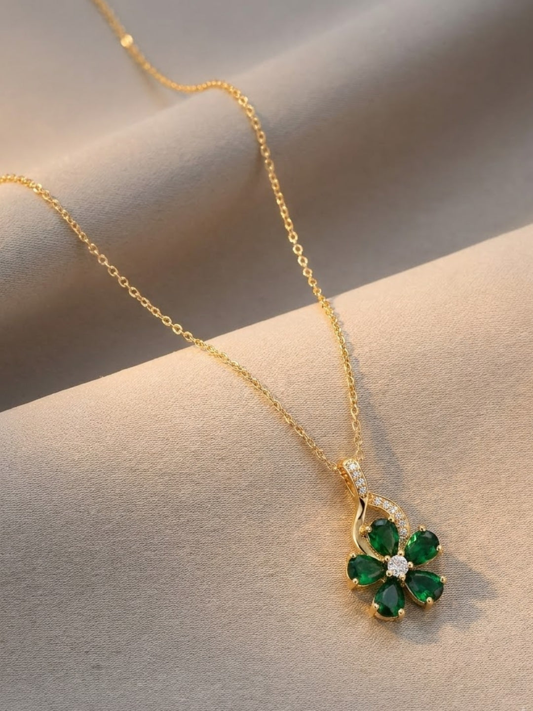 Emerald Clover Bloom Pendant Necklace