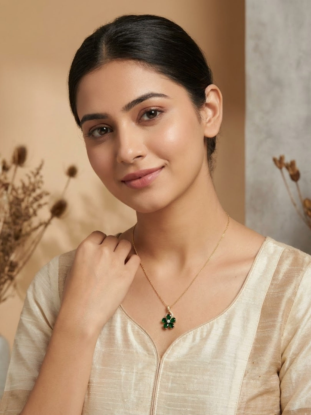 Emerald Clover Bloom Pendant Necklace