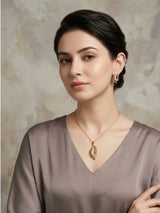 Glow Veil Gold Leaf Necklace Set