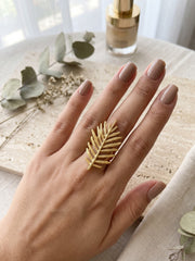Rich Leaf Openwork Statement Ring