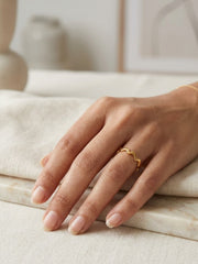 Wave S-Curve Minimalist Ring