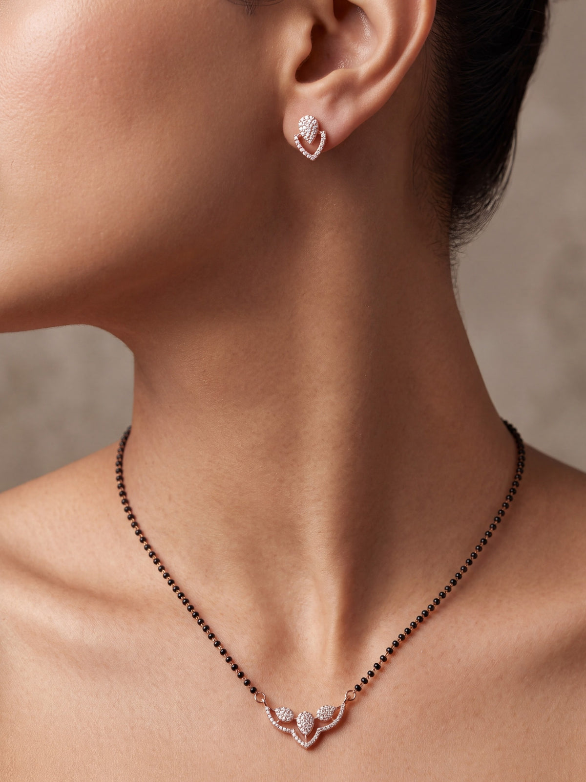 Pari Three-Leaf Floral Mangalsutra Set
