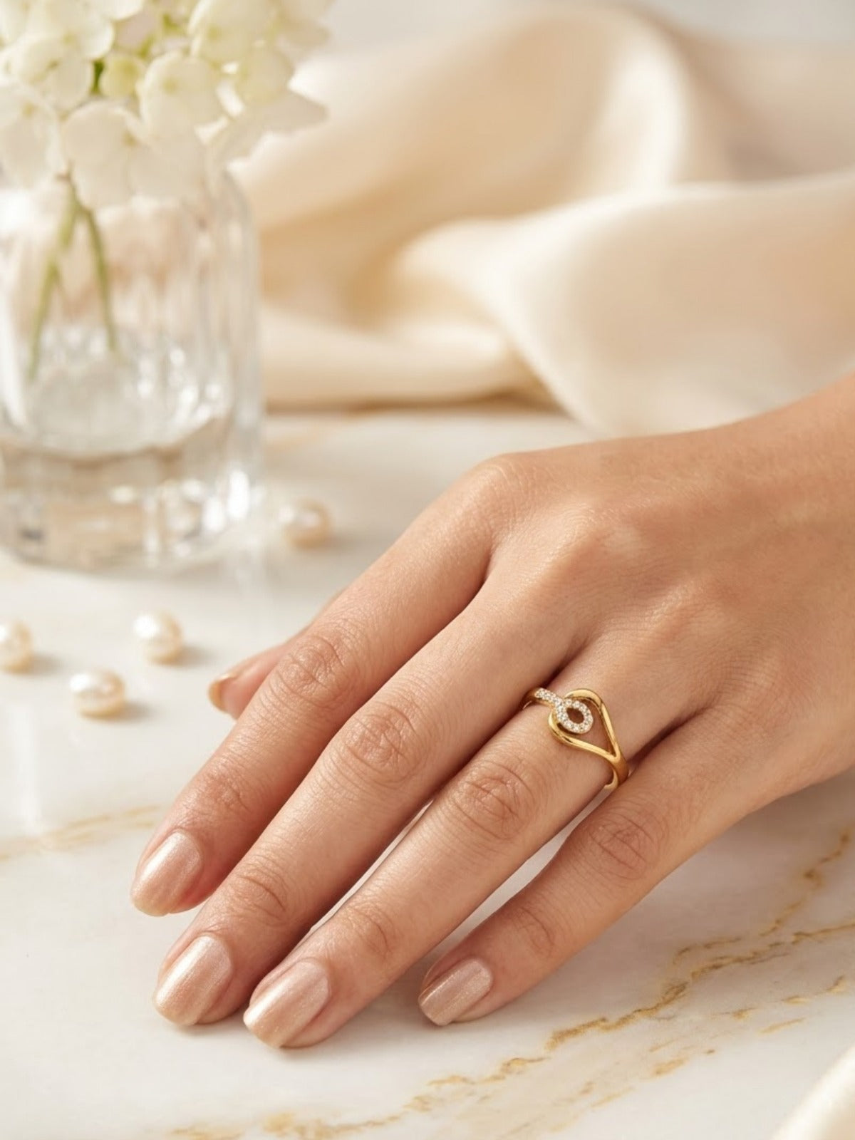 Nova Minimal Crystal Ring