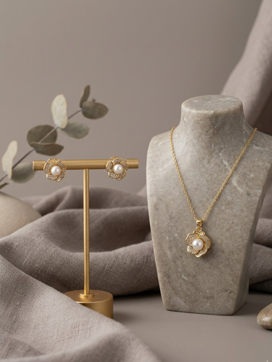 Rose Pearl Floral Necklace Set