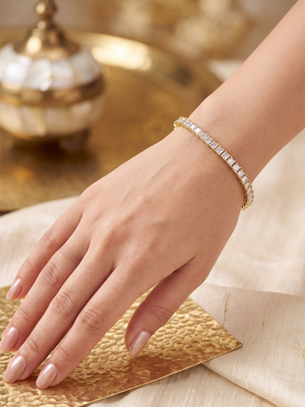 Pearl Glow Crystal Bracelet