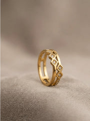 Bond Line Geometric Cut-Out Ring