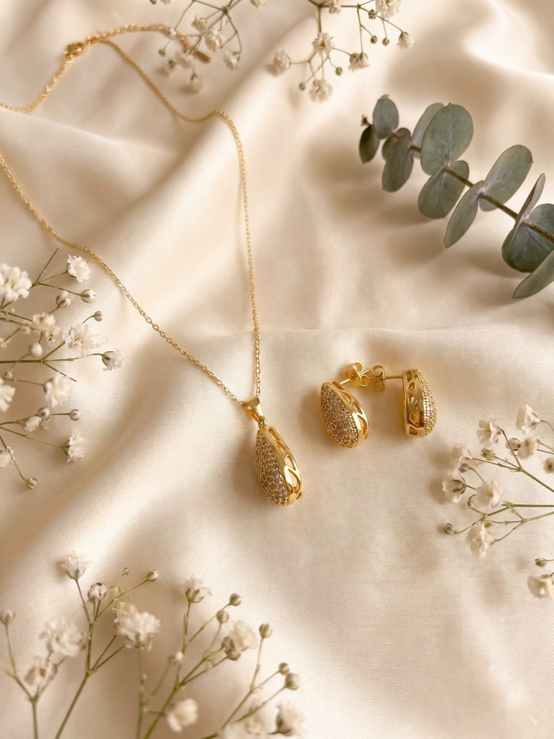Berry Shine Teardrop Necklace Set