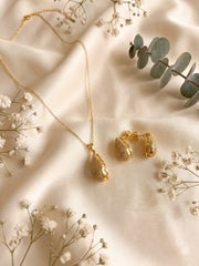 Berry Shine Teardrop Necklace Set
