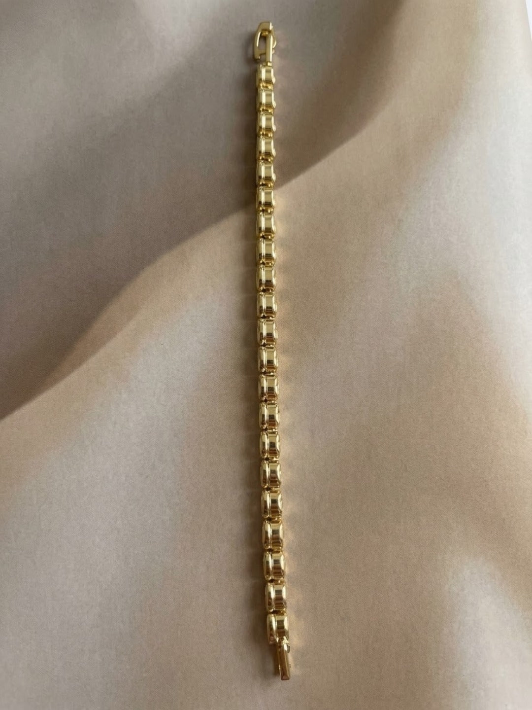 Diamond Knot Crystal Link Bracelet