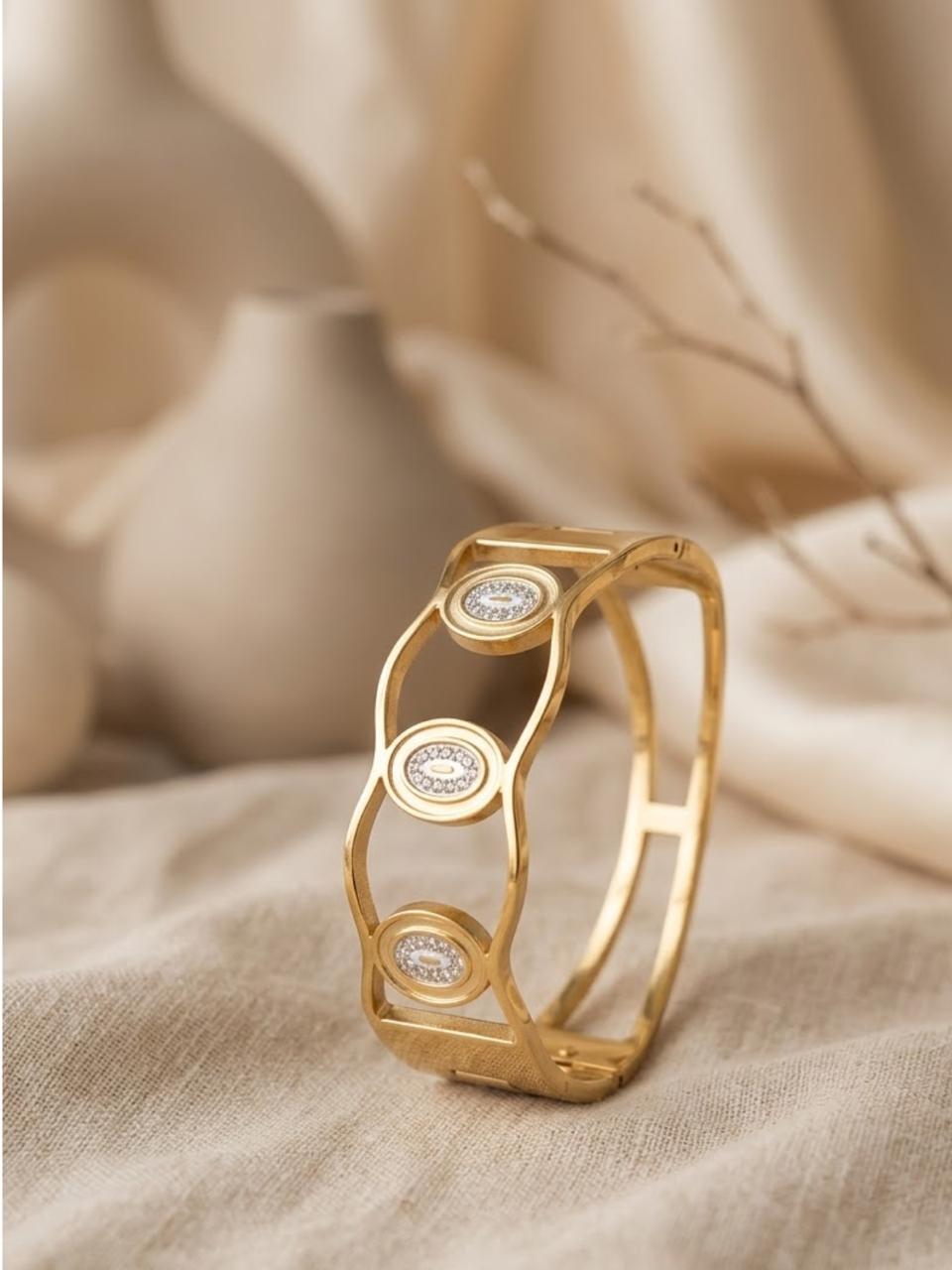 Modern Glow Oval Stone Kada